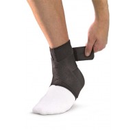 Mueller ANKLE SUPPORT WITH STRAPS  